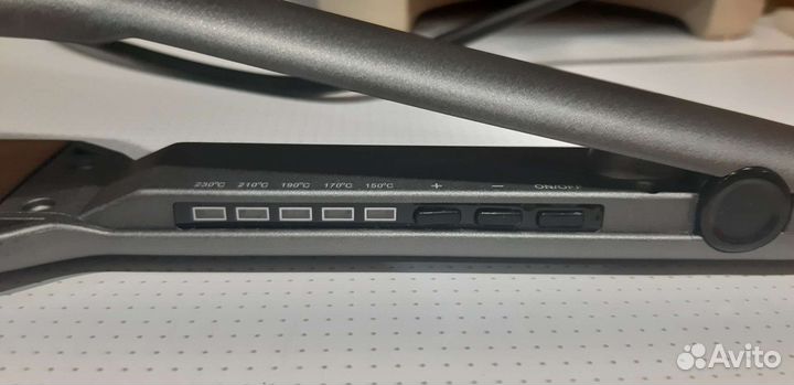 Выпрямитель для кератина с титановыми пластинами