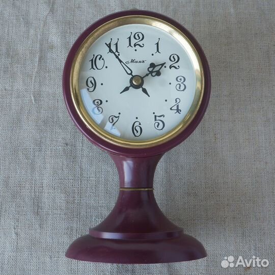 Винтажные часы настольные Маяк 1980е СССР интерьер