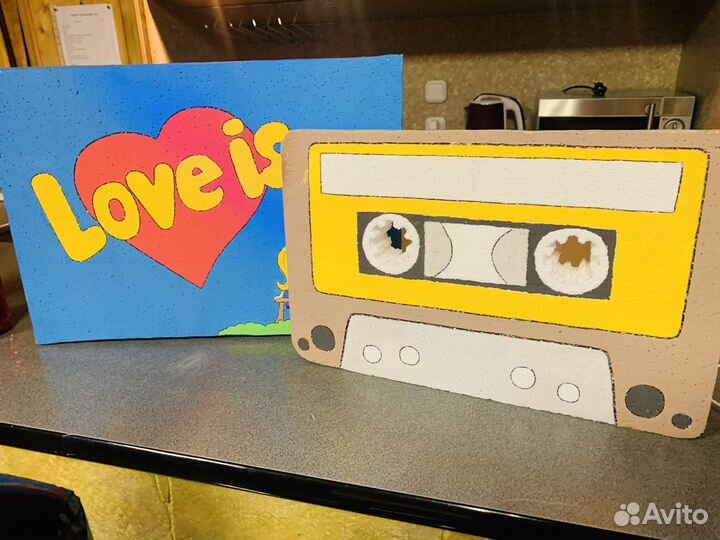 Реквизит и банер для вечеринки 90-х