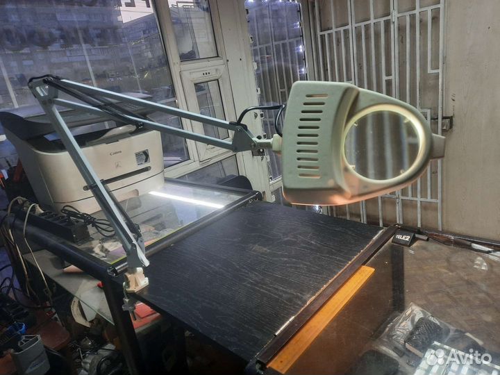 Лампа с увеличительным стеклом Camelion KD350