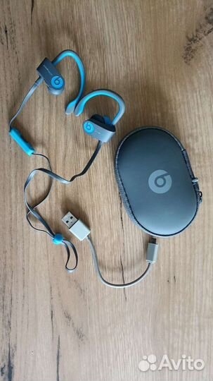 Беспроводные наушники powerbeats