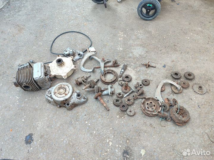 Запчасти на моторолер муравей