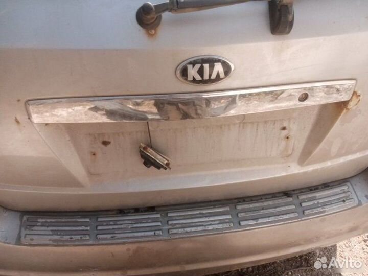 Молдинг крышки багажника Kia Sorento 2003