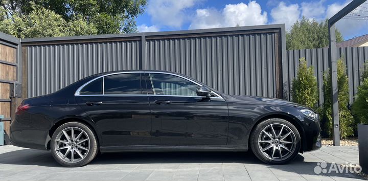 Аренда/Прокат автомобиля Mercedes-Benz E220D