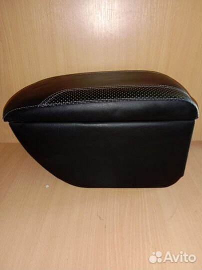 Подлокотник VW Caddy (экокожа)