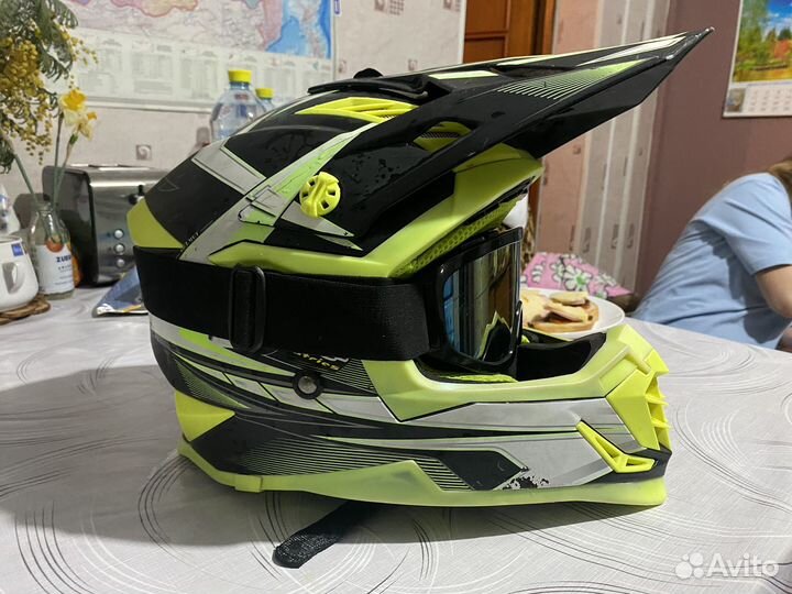 Мотошлем кроссовый