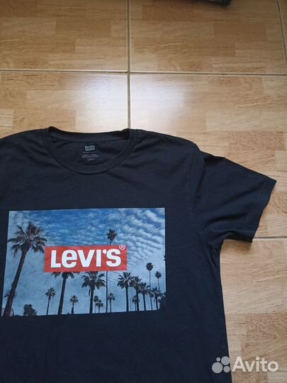 Футболка levis