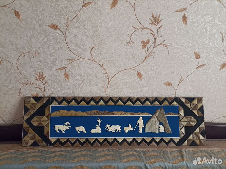 Панно из кости и меха