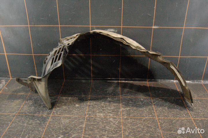 Локер (подкрылок) передний правый - Lexus LX 3