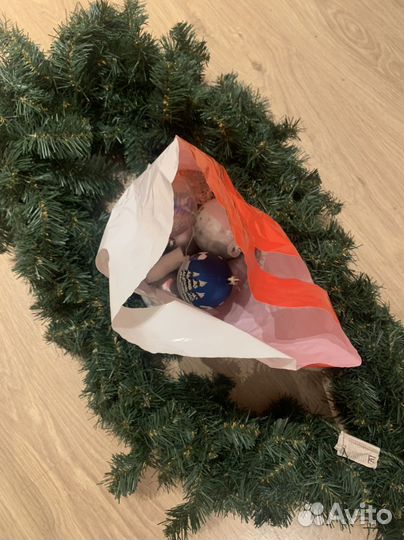 Елочные ветки искусственные, + игруши