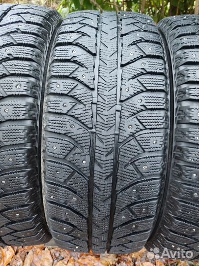 Bridgestone Ice Cruiser 7000 215/60 R16 95T