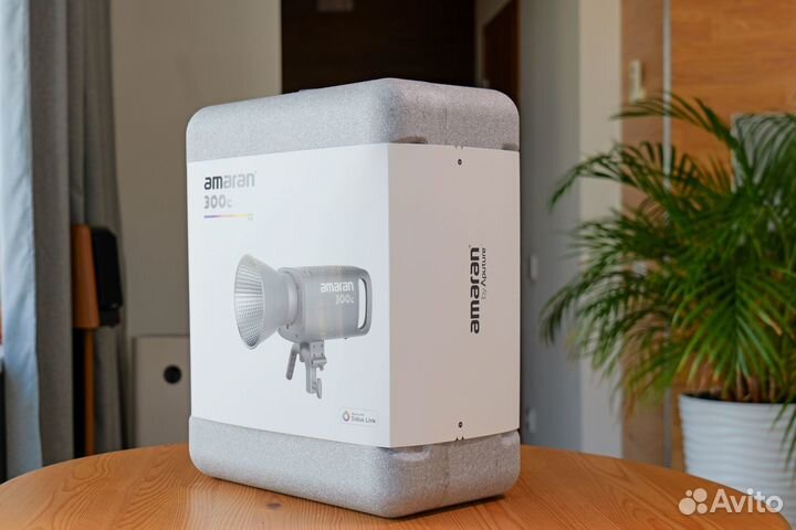 Светильник Aputure Amaran 300C