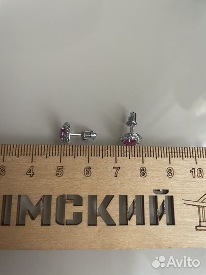 Серебряные серьги и кольцо с рубинами