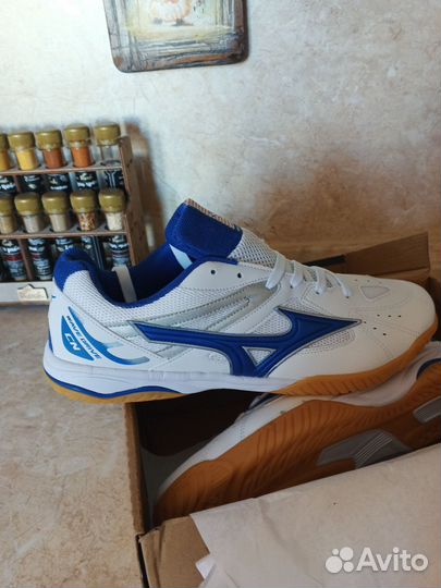 Кроссовки мизуно волейбольные