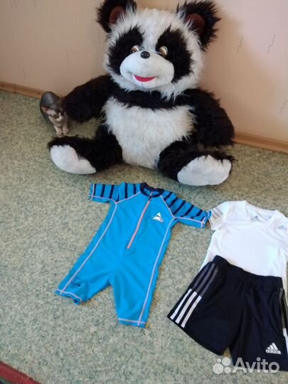 Костюм для купания и костюм с шортами