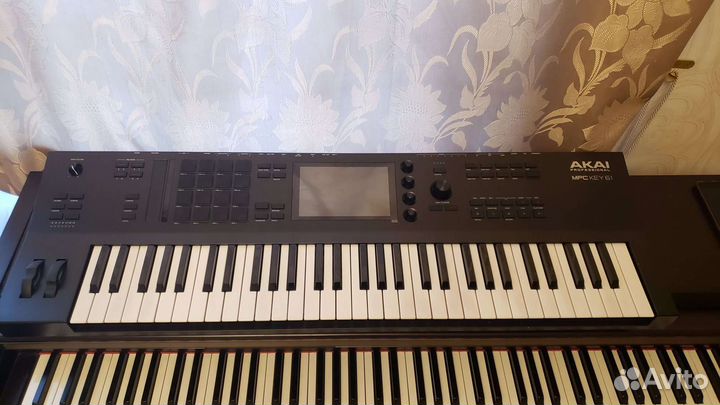 Akai MPC Key 61 синтезатор