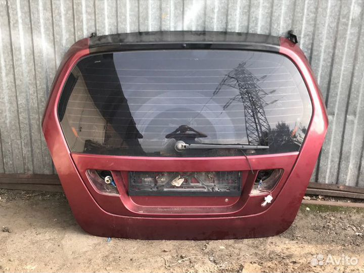 Крышка багажника Suzuki Liana RH416 M16A 1.6I 2005