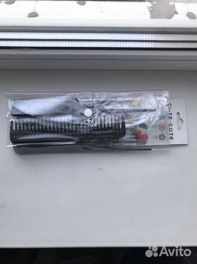 Набор профессиональных расчесок для стилиста