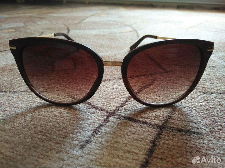 Очки солнцезащитные