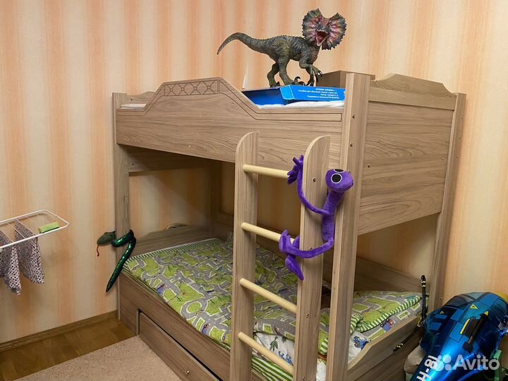 Двухъярусная кровать бу с матрасами