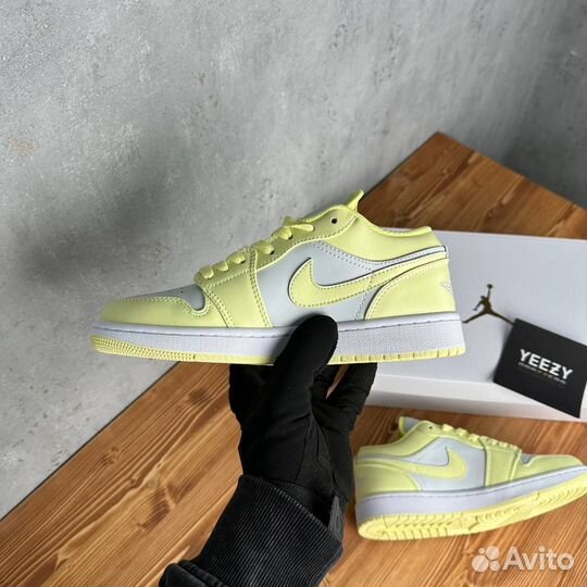 Кроссовки Nike Jordan 1 Low wmns 