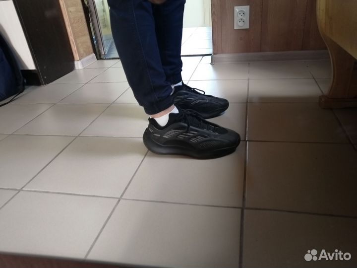 Adidas easy boost 700 v3