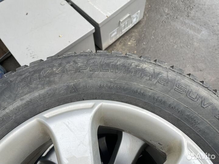 Nokian Tyres Hakkapeliitta 8 215/65 R16