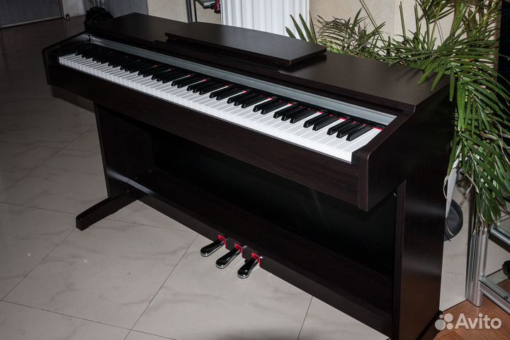 Цифровое пианино Yamaha + Банкетка + Наушники