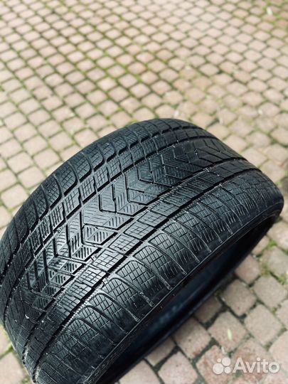 Pirelli Scorpion Winter 275/35 R22 и 315/30 R22 107V