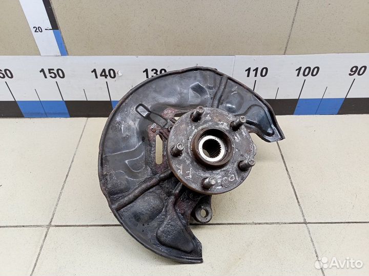 Кулак поворотный передний правый Avensis II 2003-2