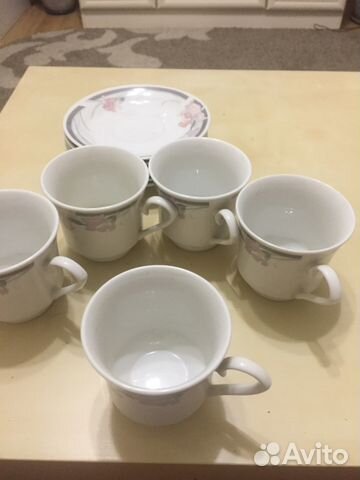 Чашки с блюдцами