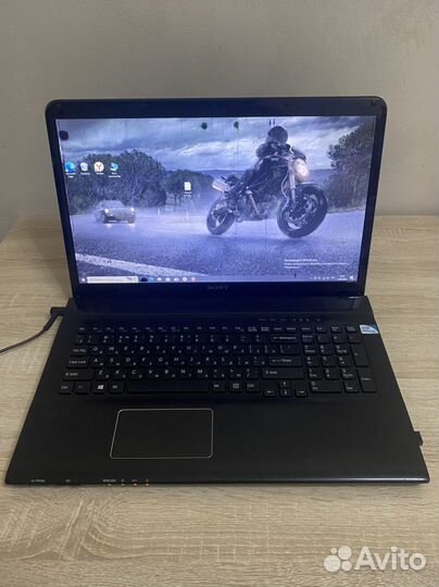 Большой ноутбук sony 17,3