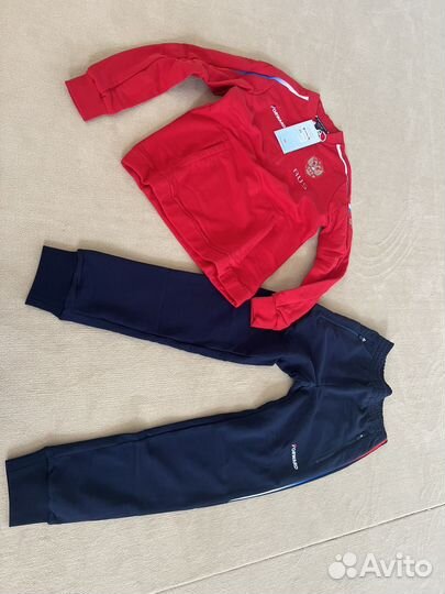 Спортивный костюм женский