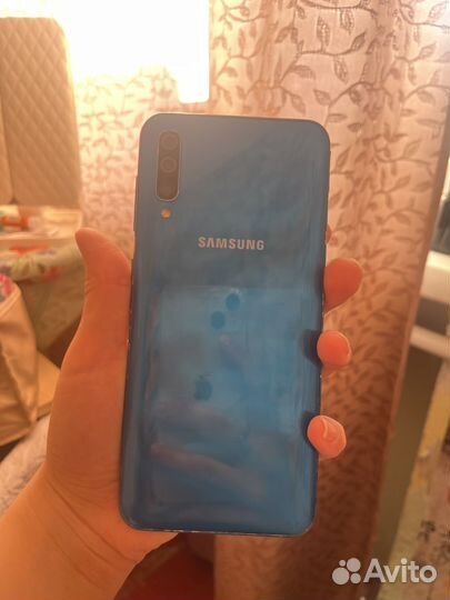 Samsung Galaxy A50, 4/64 ГБ