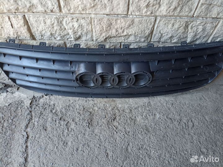 Решетка радиатора Audi Tt 8N оригинал