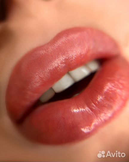 Модель на перманентный макияж