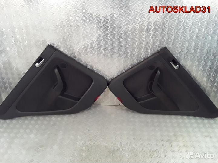 Обшивка двери задней левой VW Golf Plus 5M0868073A