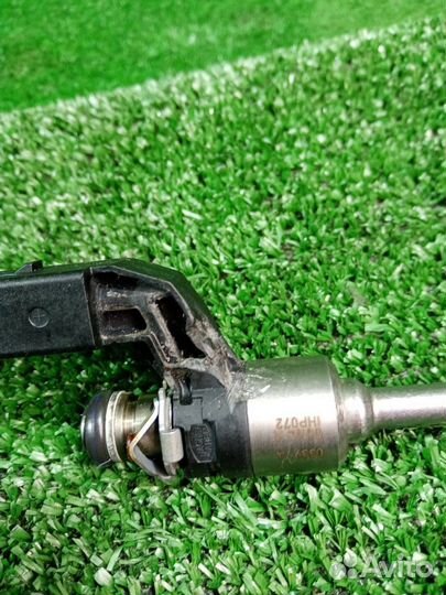 Форсунка топливная Volkswagen Golf 6 caxa (1.4T)