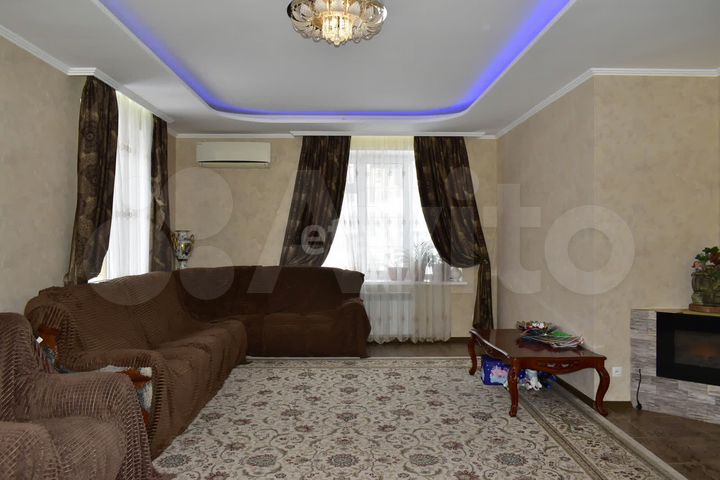 Коттедж 181 м² на участке 13 сот.