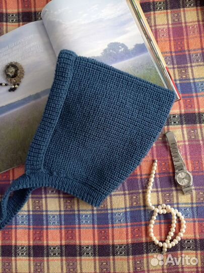 Женские вязаные чепчики