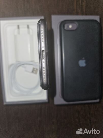 iPhone 8, 64 ГБ