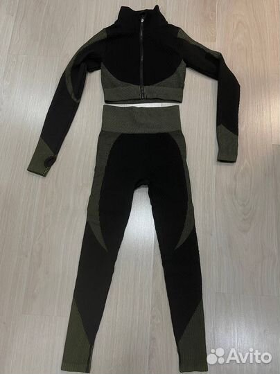 Спортивный костюм для фитнеса женский