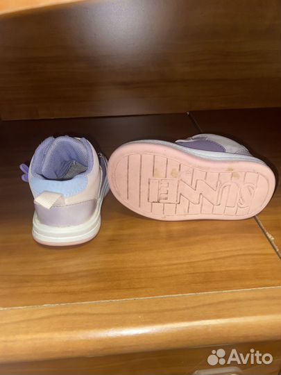 Кроссовки для девочки 21-22 размер