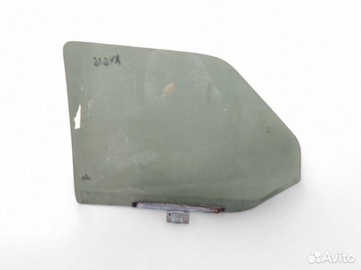 Стекло двери передней левой Volkswagen Caravelle