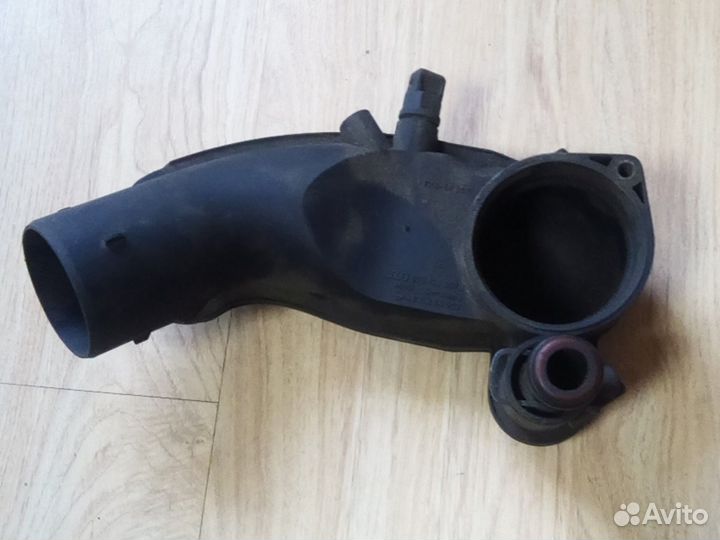 Патрубок воздушный VW Phaeton 078133357J