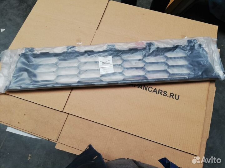 Решетка бампера Mitsubishi L200 KL 6402A351