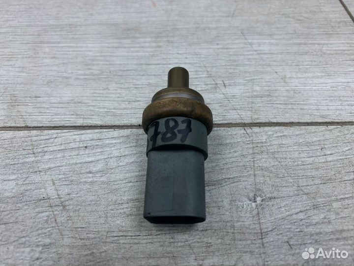 Датчик температуры охлаждающей жидкости Volkswagen