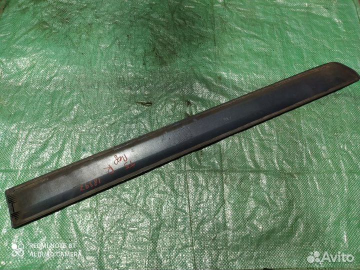 Молдинг двери передний правый Volkswagen