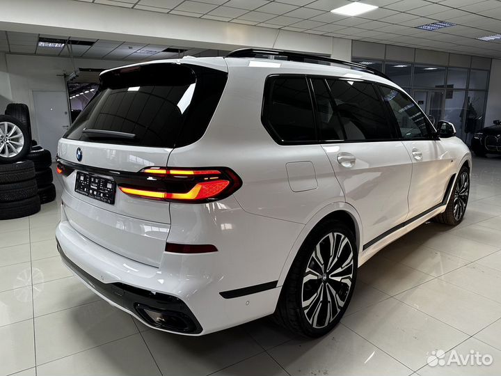 BMW X7 3.0 AT, 2023, 18 000 км