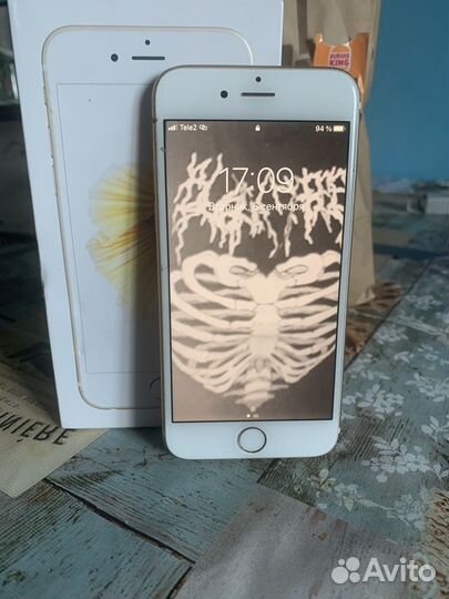 Телефон iPhone 6s